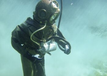 Underwater deep diving