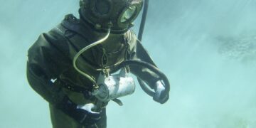 Underwater deep diving