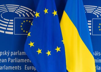 Flag of EU and Ukraine