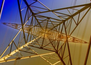 Transmission tower