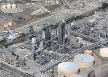 Refinery. Illustrative