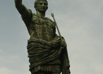 Gaius Iulius Caesar statue