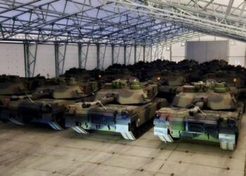 X. Pawelbrejza. Abrams tanks.