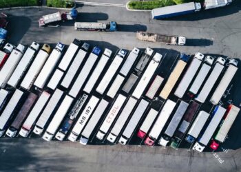 Trucks. fot. Unsplash