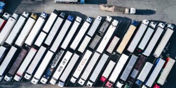 Trucks. fot. Unsplash