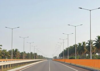 Higway. Photo by Gowtham AGM on Unsplash