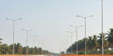 Higway. Photo by Gowtham AGM on Unsplash